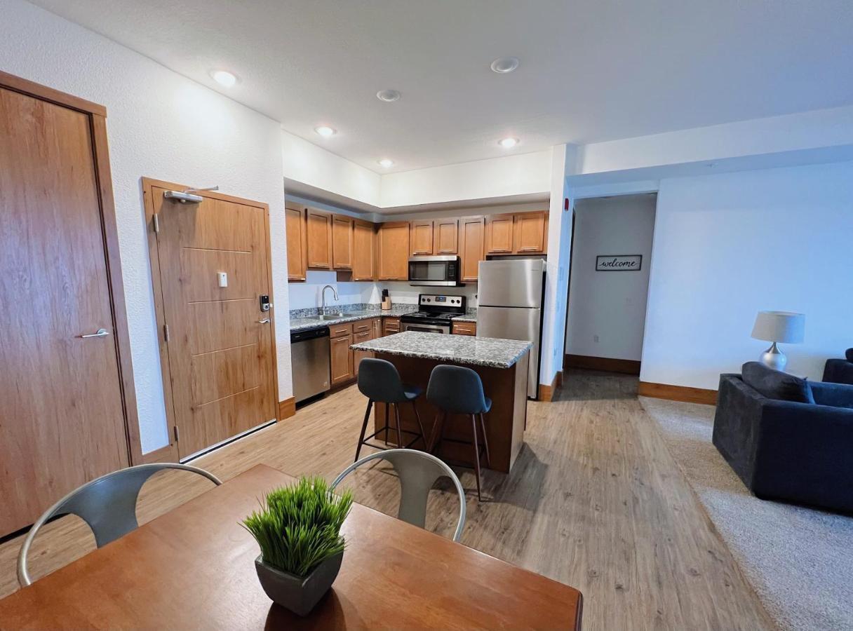 2Br Suite At The Grand Castle Pool Gym & Parking Grandville Exterior foto